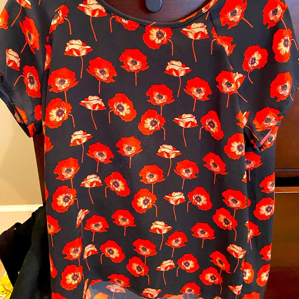 Red poppy Cabi top